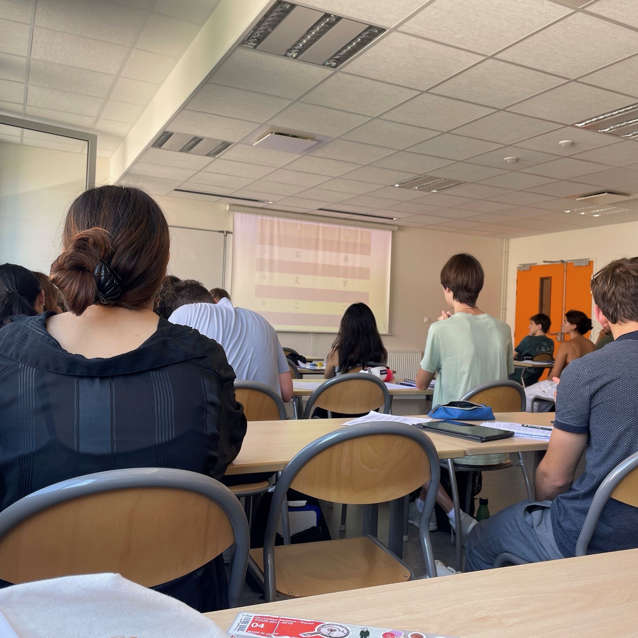 日本語学科の1年生の授業のお手伝いにいったときの写真