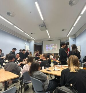 ライプツィヒ大学日本学科のMeet-upイベント 。各々ドイツや日本の食べ物を持ち寄っておしゃべり会＆カラオケ大会 。