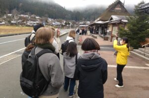 かやぶきの里ガイドツアー